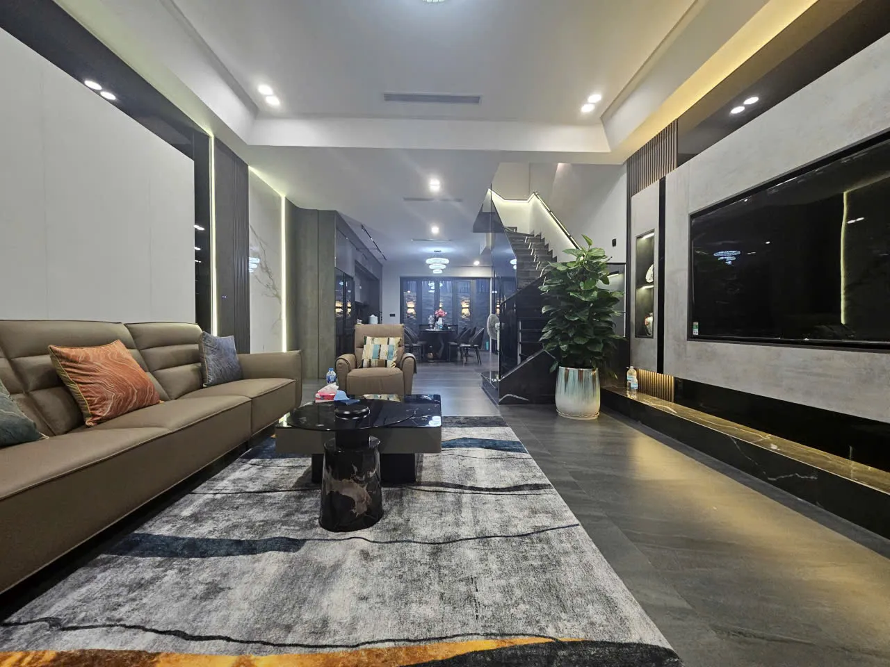 Cho thuê nhà nguyên căn Mỹ Gia Gói 8 gần hồ bơi