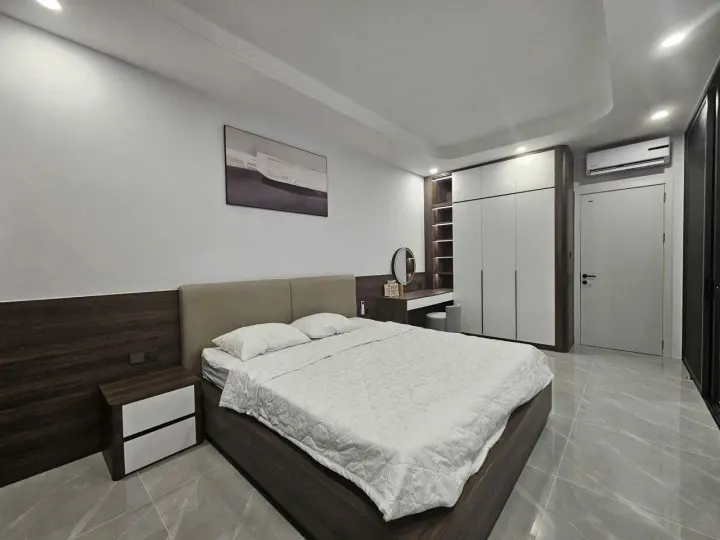 Nhà không nội thất
